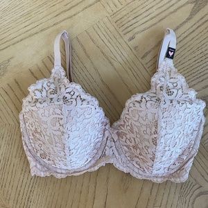 32DDD = 32F Victoria’s Secret Lightly Lined Demi